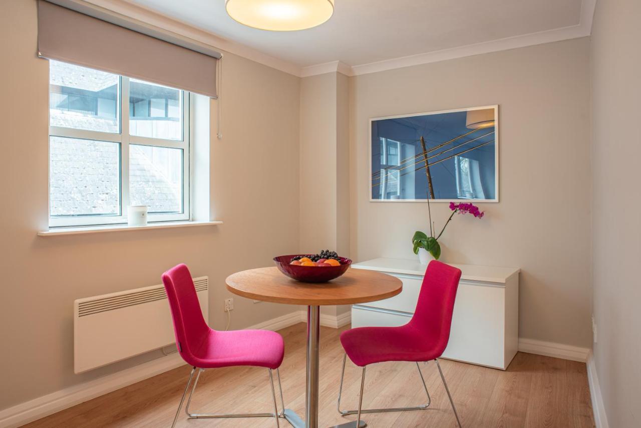 Premier Suites Рединг Екстериор снимка