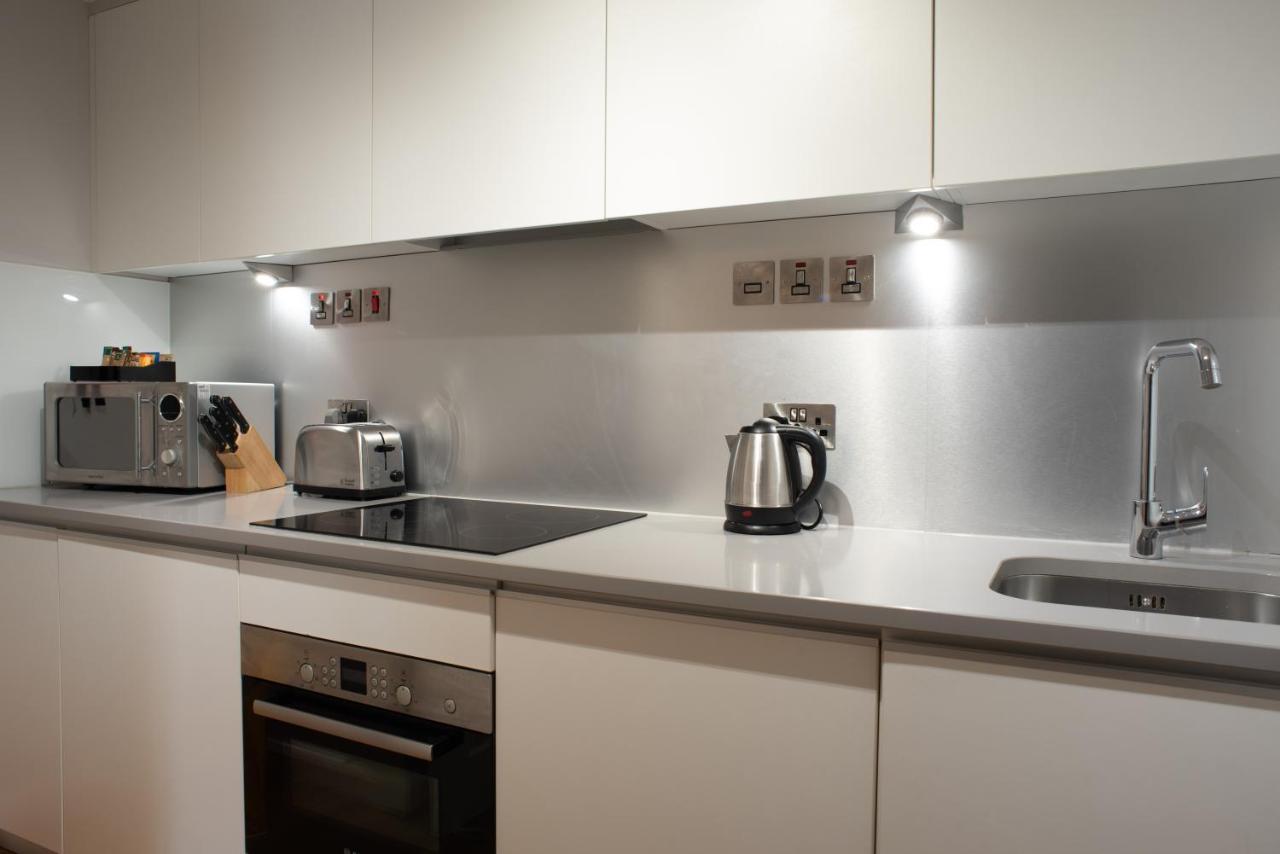 Premier Suites Рединг Екстериор снимка