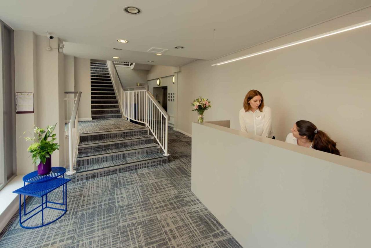 Premier Suites Рединг Екстериор снимка
