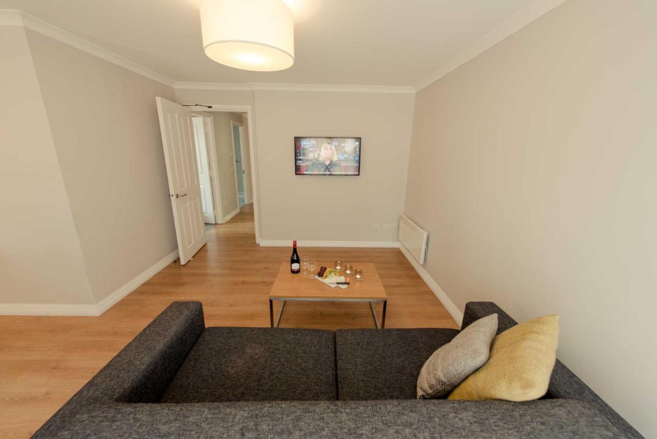 Premier Suites Рединг Екстериор снимка